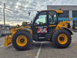 Телескопичен товарач JCB 560-80 Industry DTVT