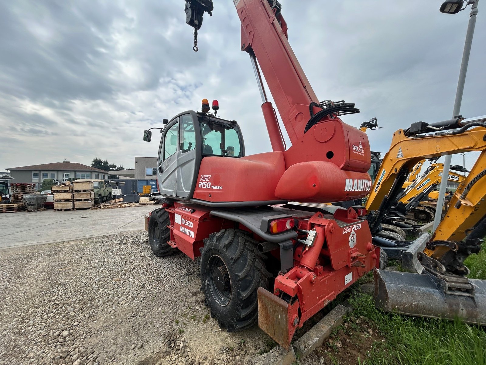 Телескопичен повдигач MANITOU MRT 2150 PRIVILEGE